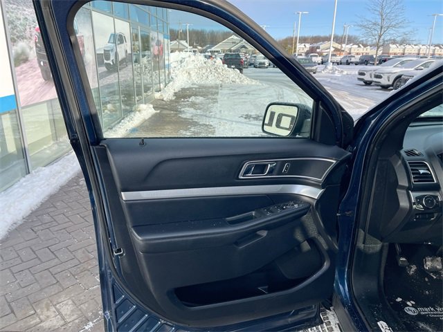 Used 2017 Ford Explorer XLT w/ Equipment Group 202A image 22