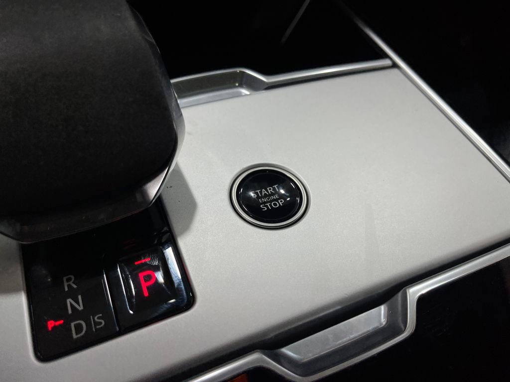 Used 2024 Land Rover Range Rover SE image 21
