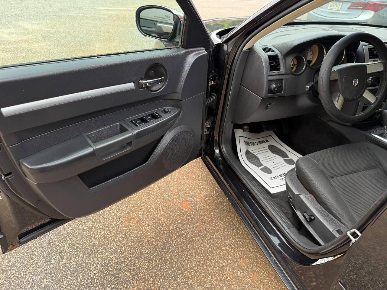 Used 2010 Dodge Charger SXT RWD image 8