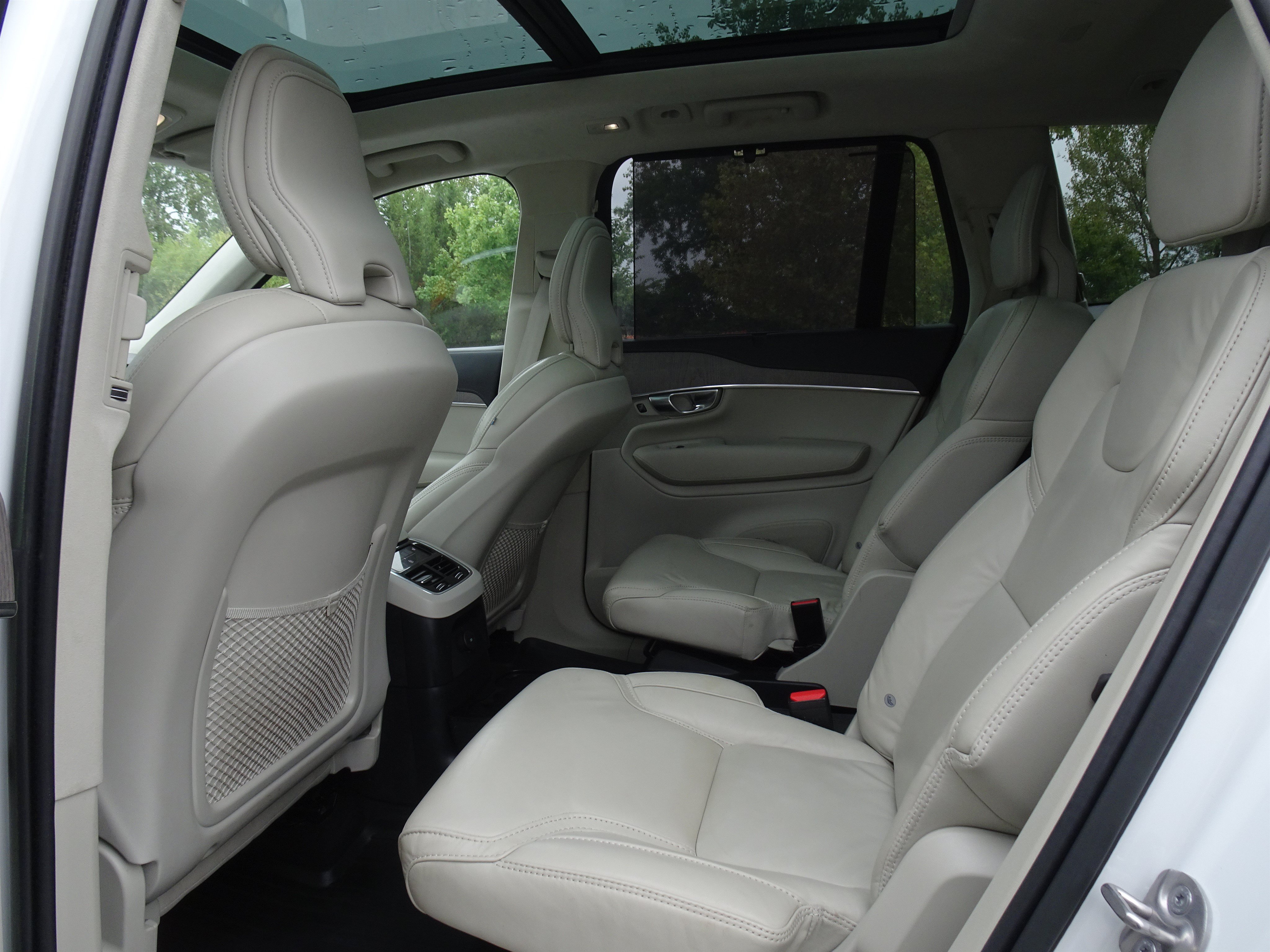 Used 2023 Volvo XC90 T8 Ultimate w/ Lounge Package AWD/4WD image 16