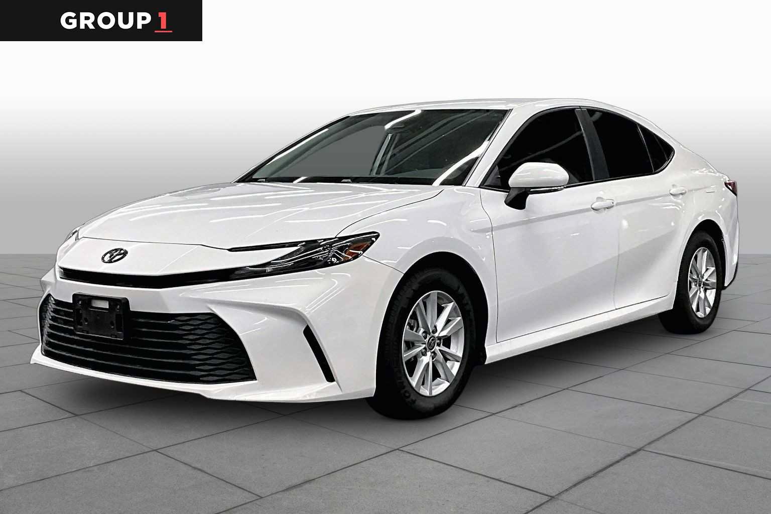 Used 2025 Toyota Camry LE FWD image 1