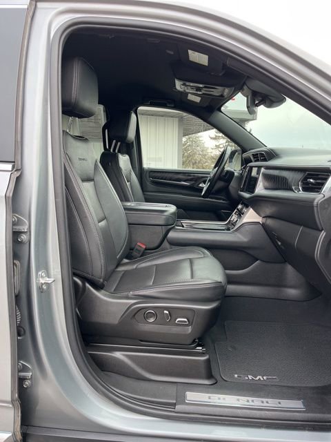 Used 2023 GMC Yukon Denali image 31