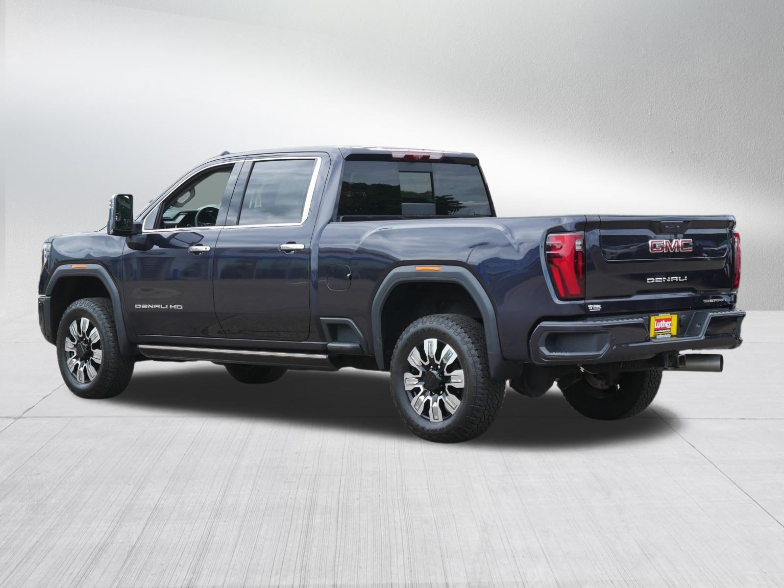 Used 2025 GMC Sierra 3500 Denali w/ Denali Reserve Package AWD/4WD image 5