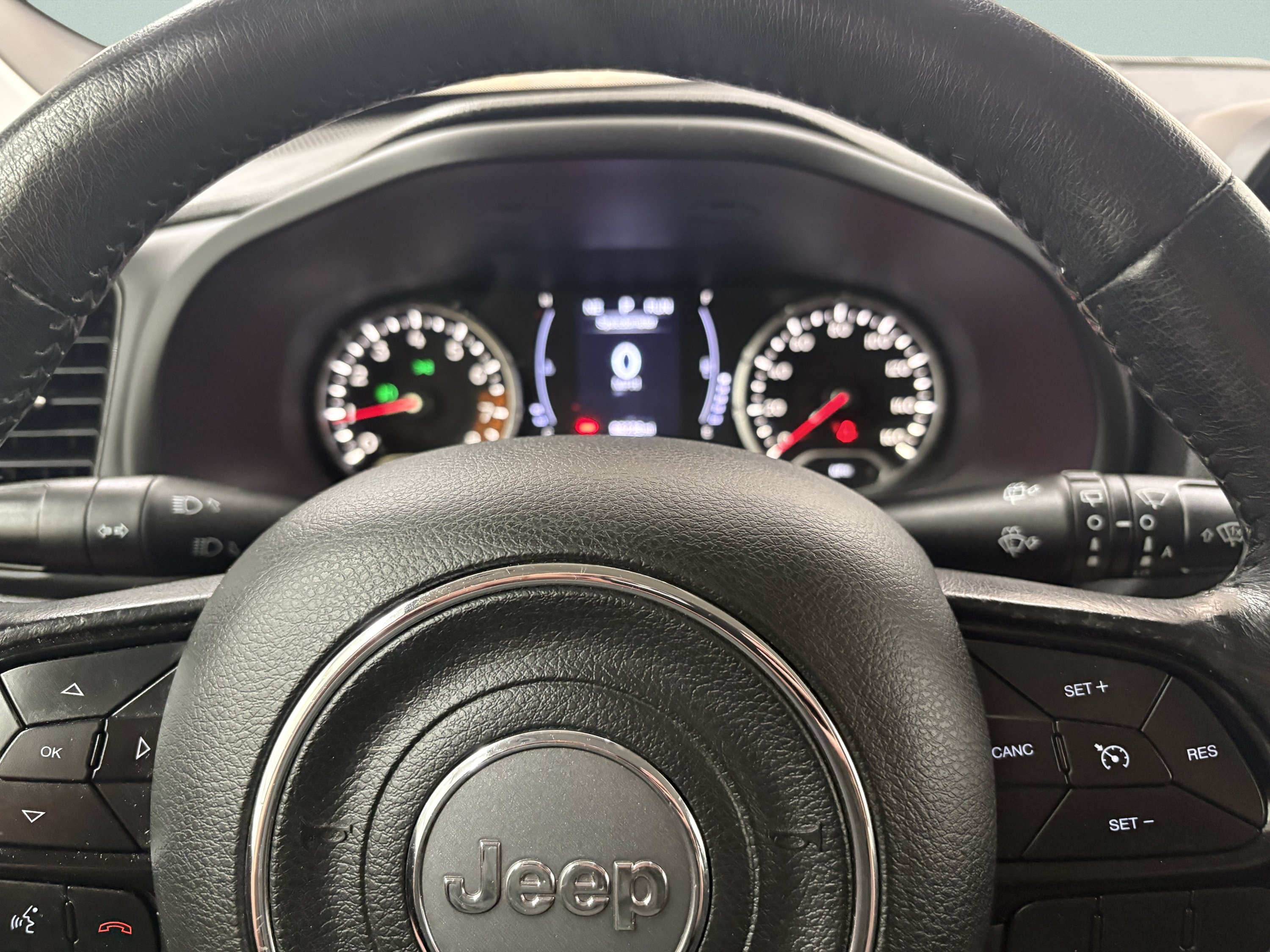 Used 2019 Jeep Renegade Altitude w/ Quick Order Package 2XM AWD/4WD image 28