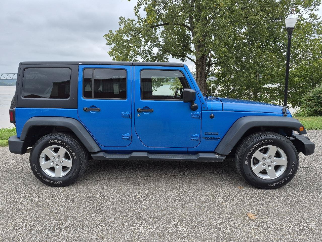 Used 2015 Jeep Wrangler Unlimited Sport w/ Quick Order Package 24S AWD/4WD image 4