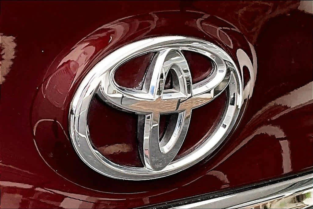 Used 2017 Toyota Avalon XLE Premium image 28