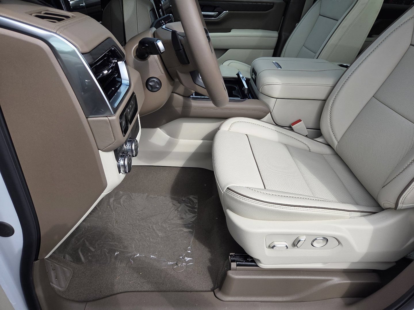New 2026 GMC Yukon XL Denali w/ Sun & Power Step Package AWD/4WD image 27
