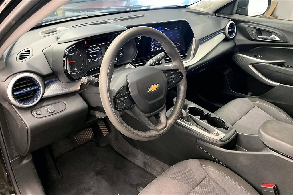 Used 2024 Chevrolet Trax LS FWD image 13