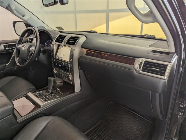 Used 2017 Lexus GX 460 Luxury image 16