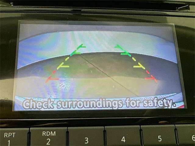 Used 2016 Nissan Rogue SV w/ SV Moonroof Package image 11