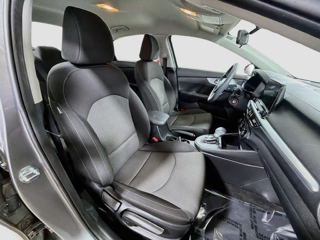 Used 2022 Kia Forte LXS FWD image 26