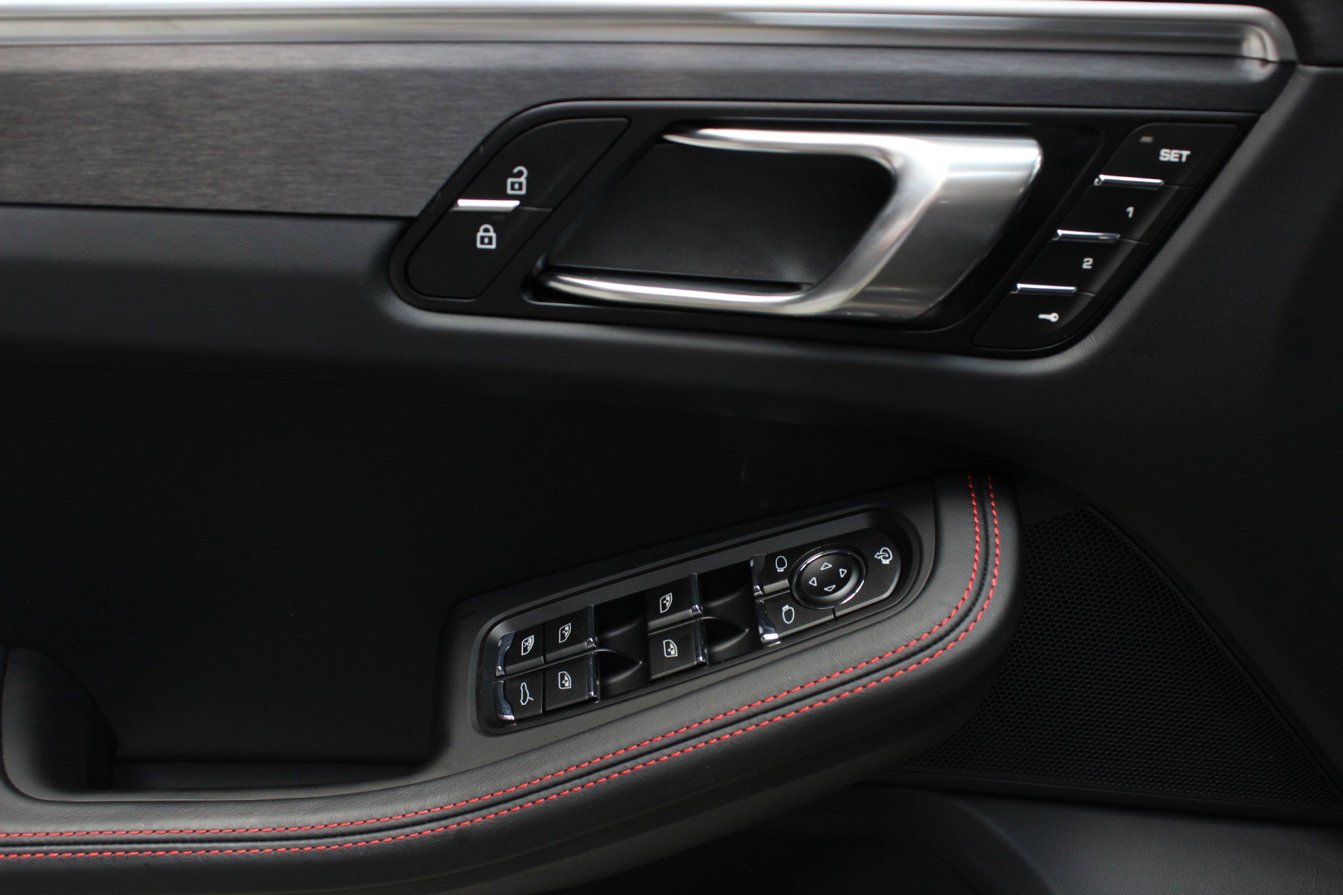 Used 2024 Porsche Macan GTS image 29