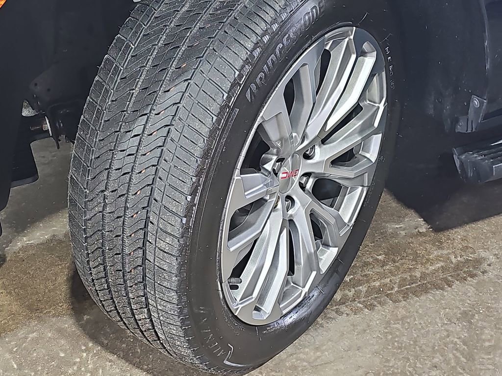 Used 2021 GMC Yukon XL Denali w/ Denali Premium Package image 40