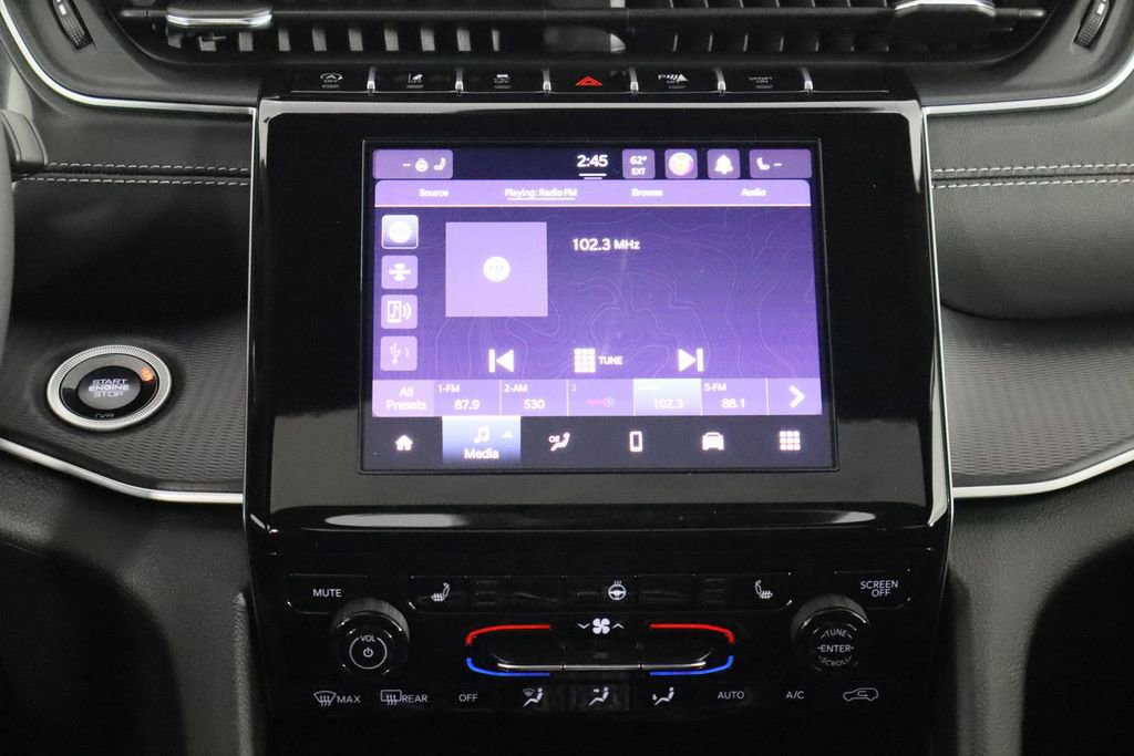 Used 2025 Jeep Grand Cherokee L Altitude image 28