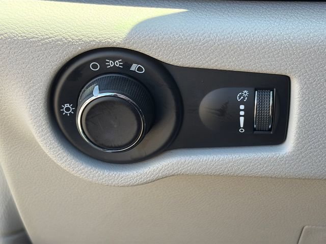 Used 2019 Chrysler Pacifica L FWD image 52