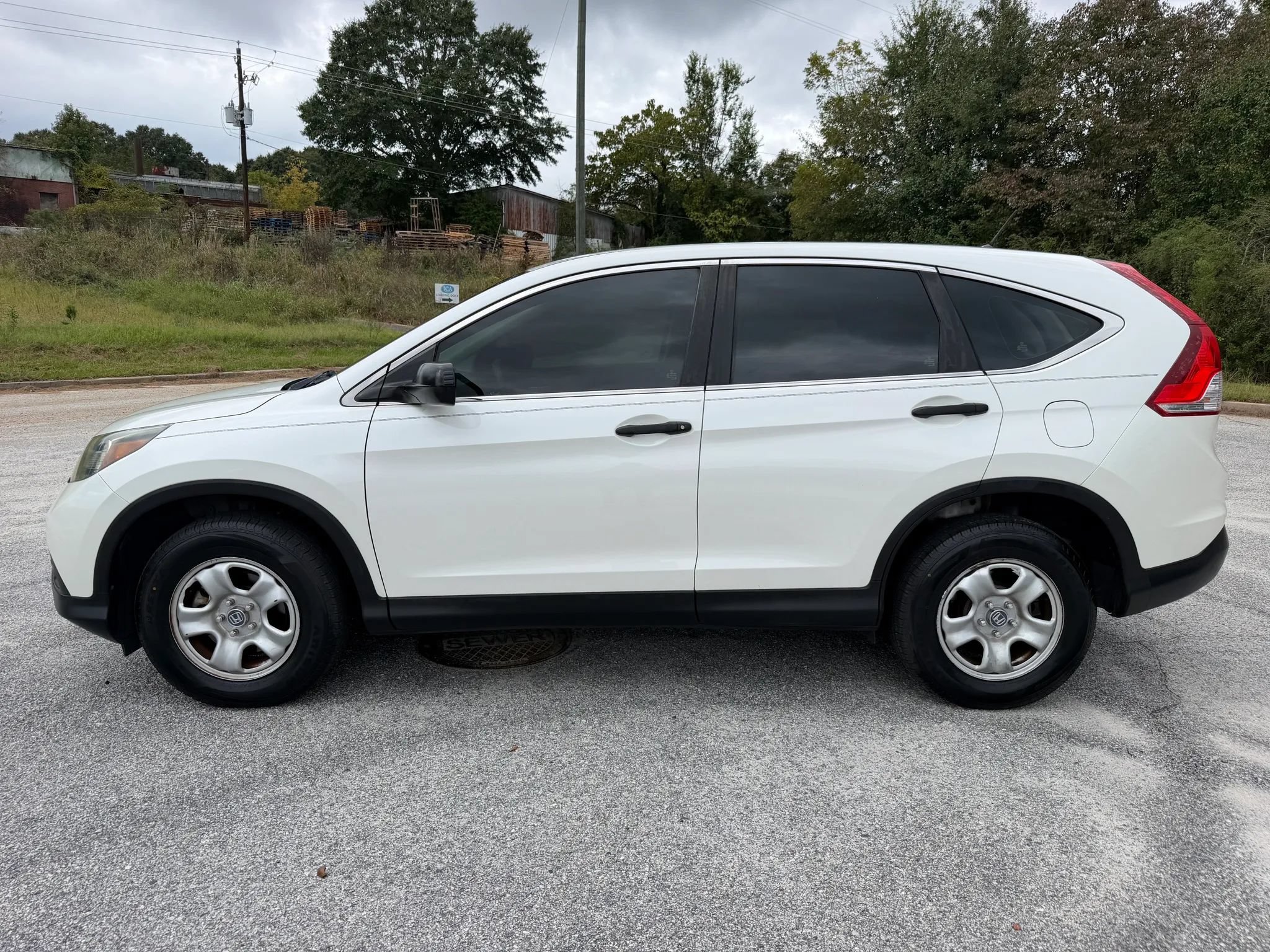 Used 2014 Honda CR-V LX image 2