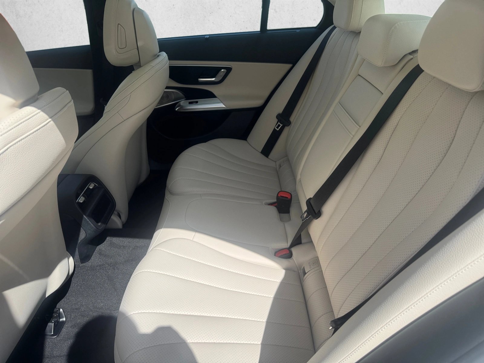 New 2027 Mercedes-Benz E 450 4MATIC Sedan image 17