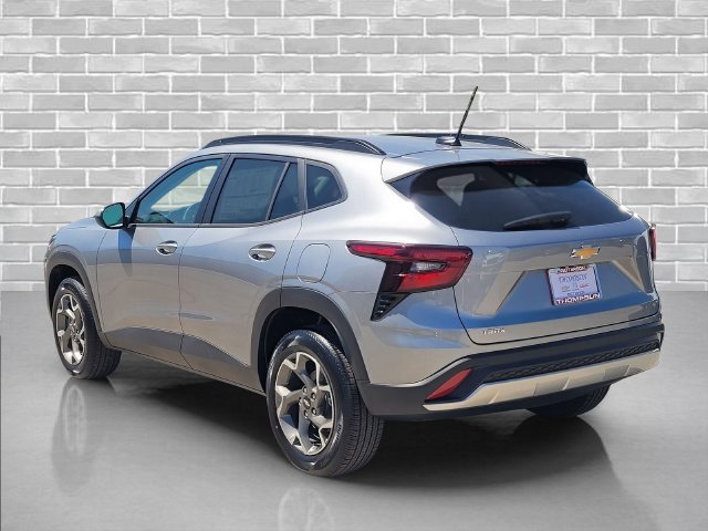 New 2026 Chevrolet Trax LT w/ Driver Confidence Package FWD image 8
