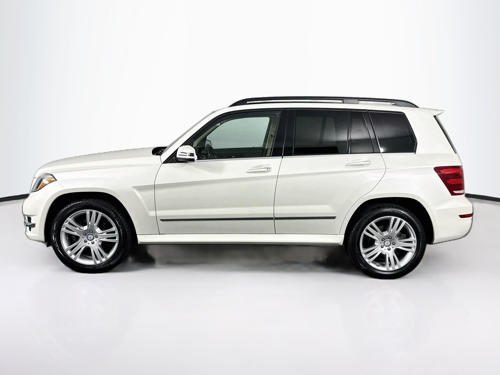 Used 2014 Mercedes-Benz GLK 250 BlueTEC 4MATIC image 11