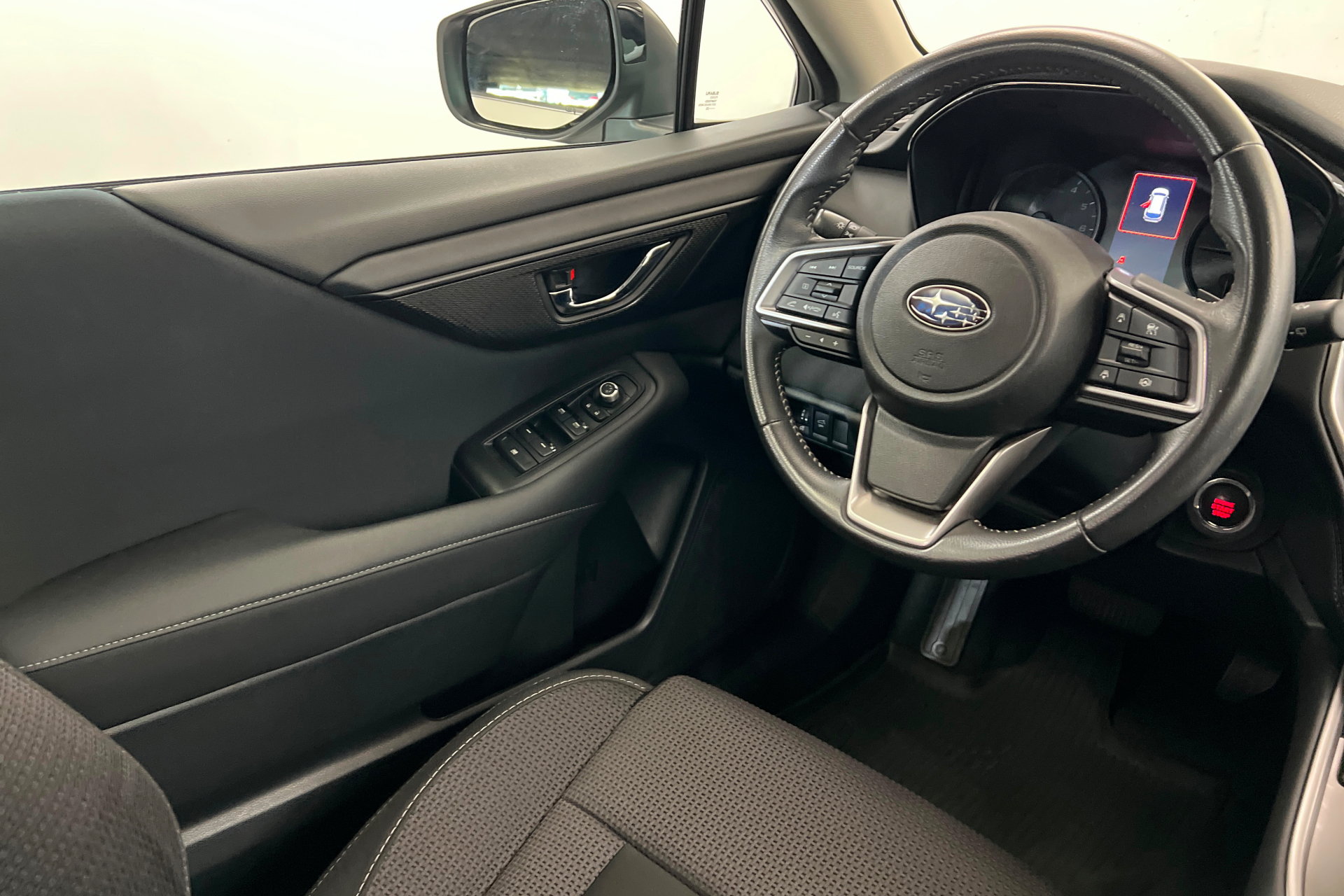 Used 2025 Subaru Outback Premium AWD/4WD image 12