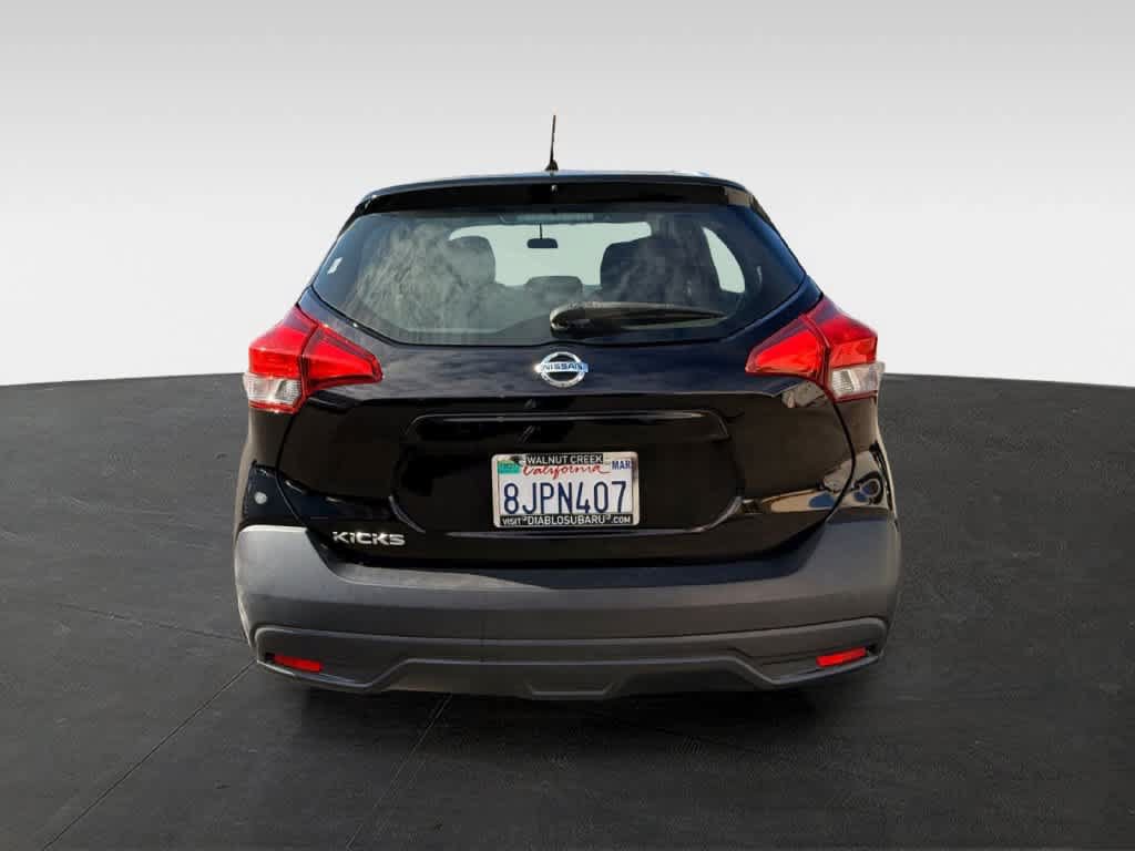 Used 2018 Nissan Kicks S FWD image 5