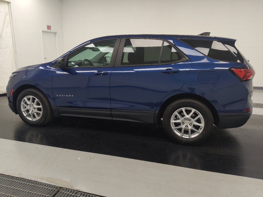Used 2022 Chevrolet Equinox LS w/ LS Convenience Package FWD image 3