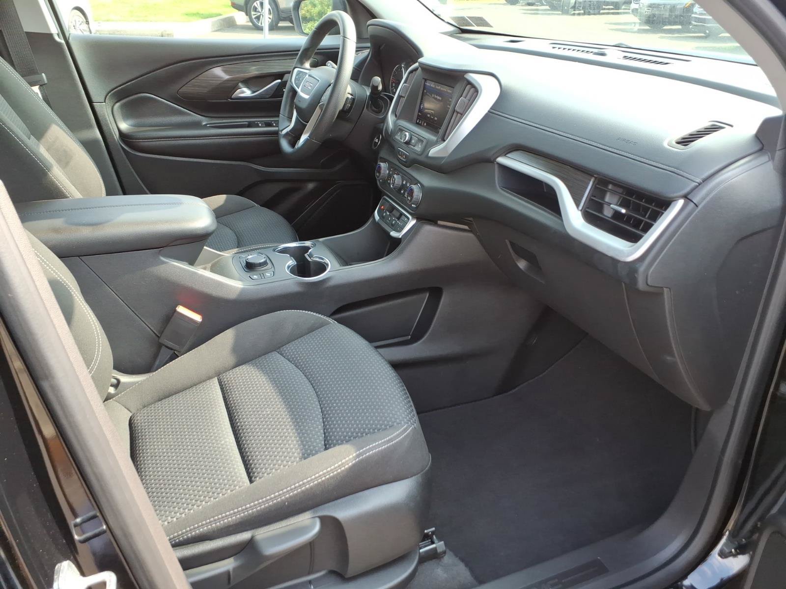 Used 2022 GMC Terrain SLE w/ Driver Convenience Package FWD image 28