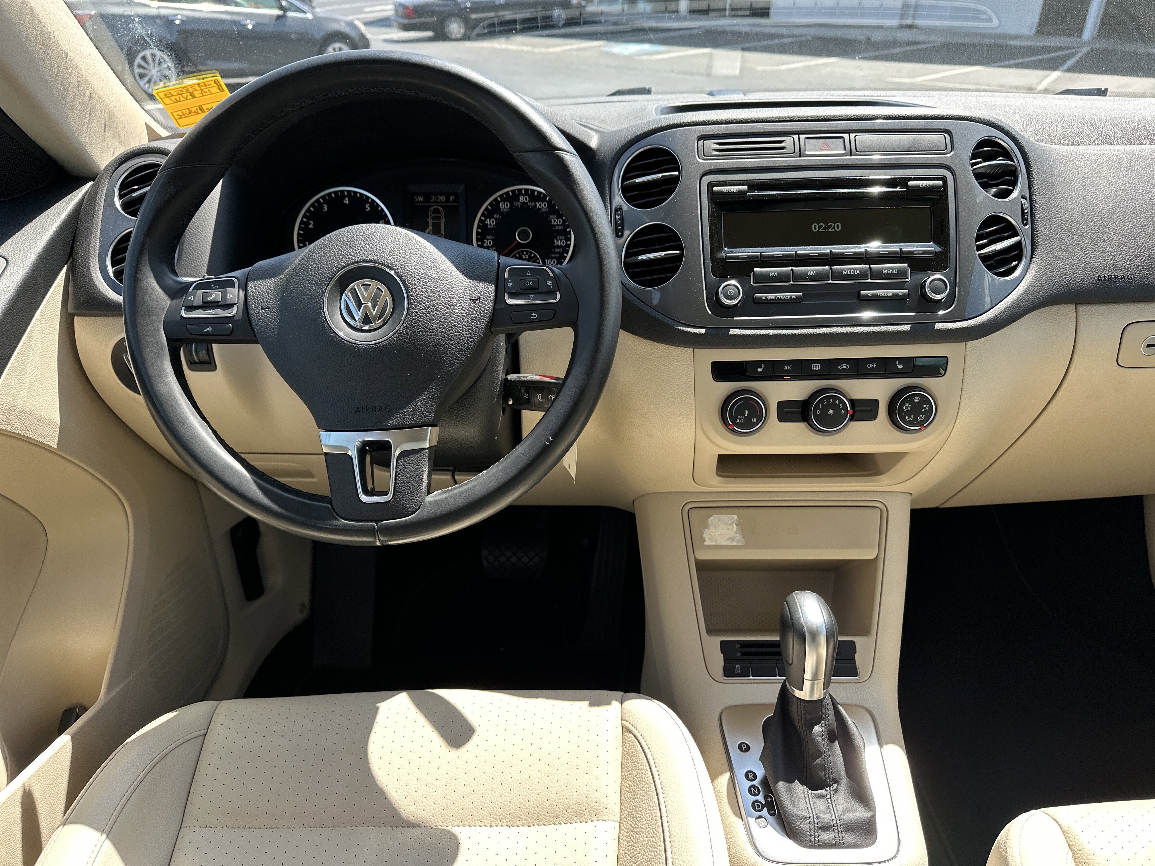Used 2014 Volkswagen Tiguan S image 16