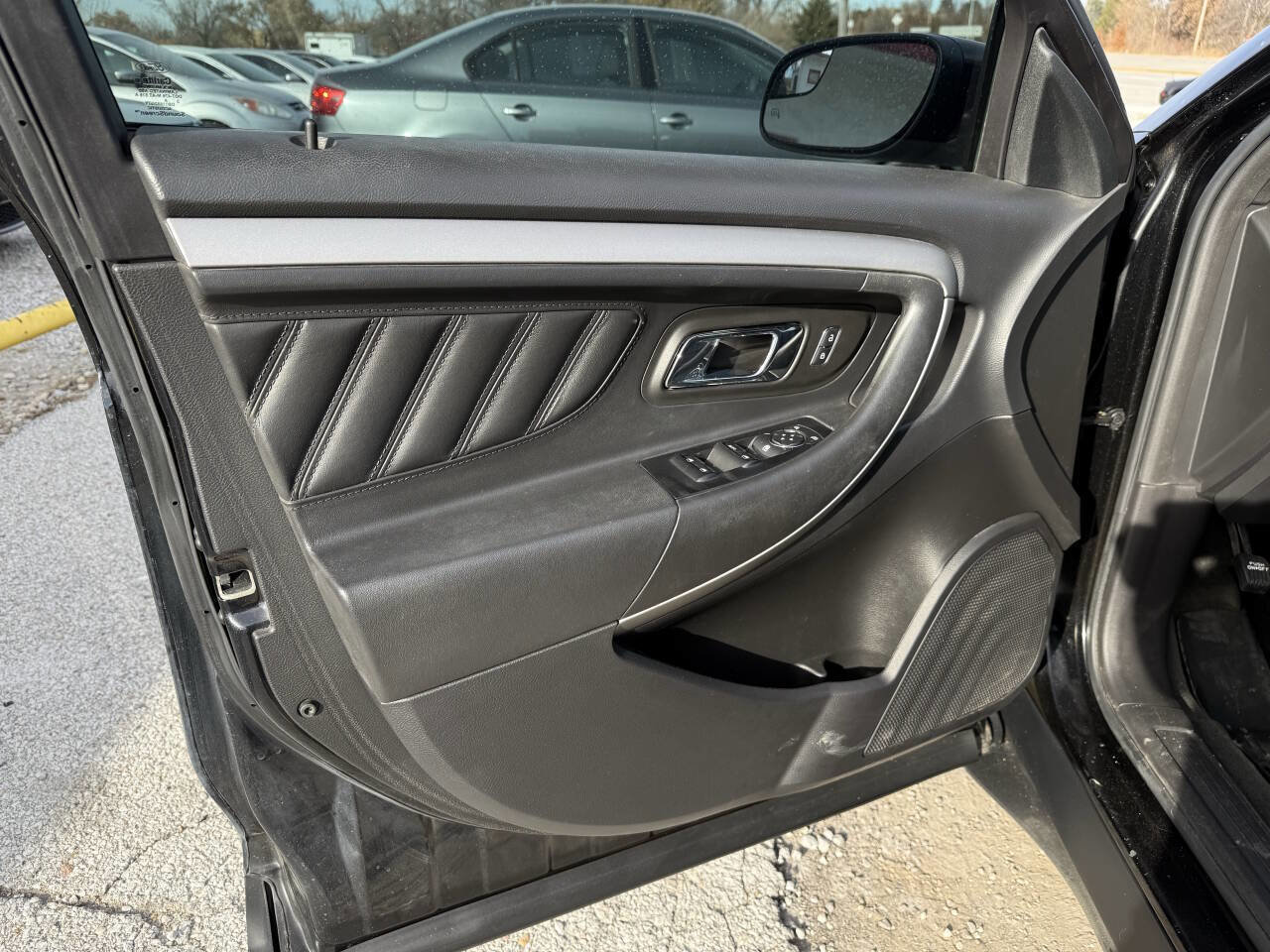 Used 2013 Ford Taurus SEL image 17