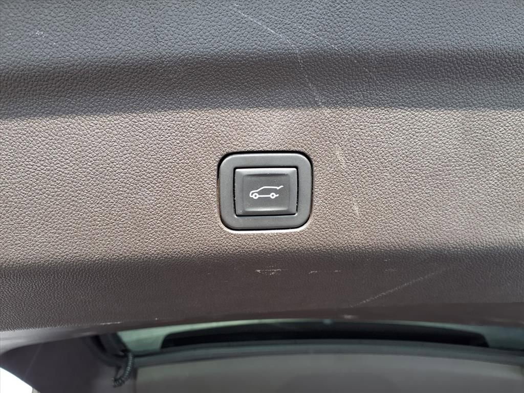 Certified 2023 GMC Yukon SLT w/ SLT Luxury Package image 33