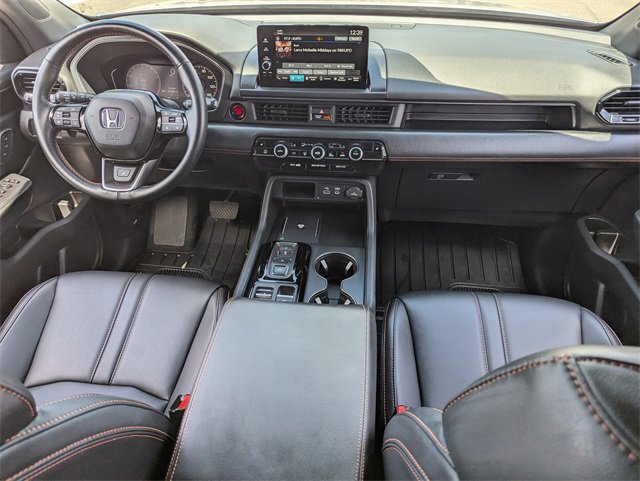 Used 2025 Honda Pilot TrailSport image 14