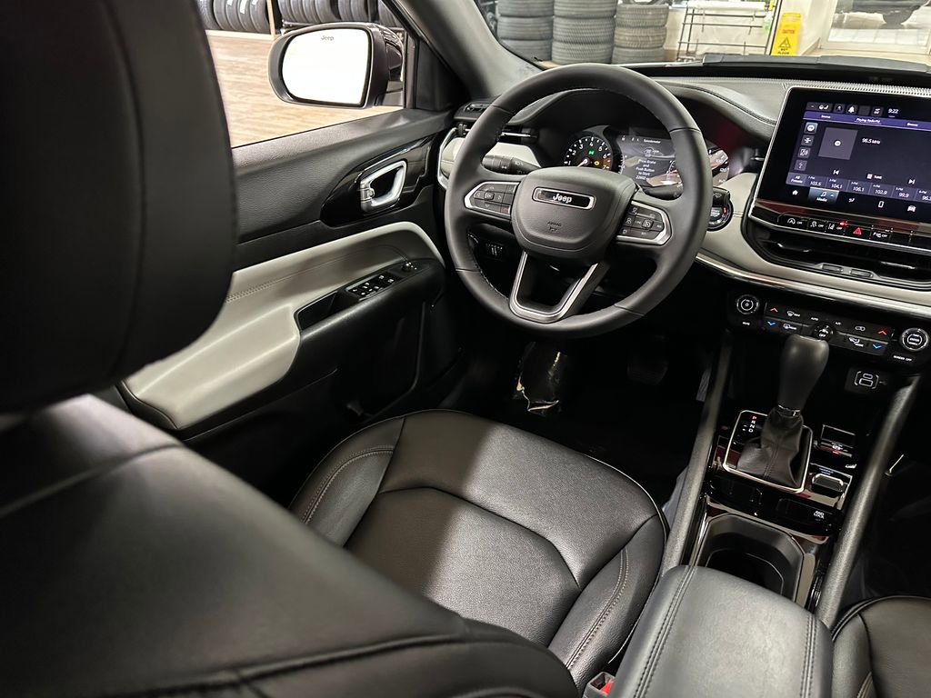 Certified 2024 Jeep Compass Limited AWD/4WD image 14