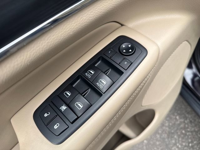 Used 2020 Jeep Grand Cherokee Limited w/ Luxury Group II image 11