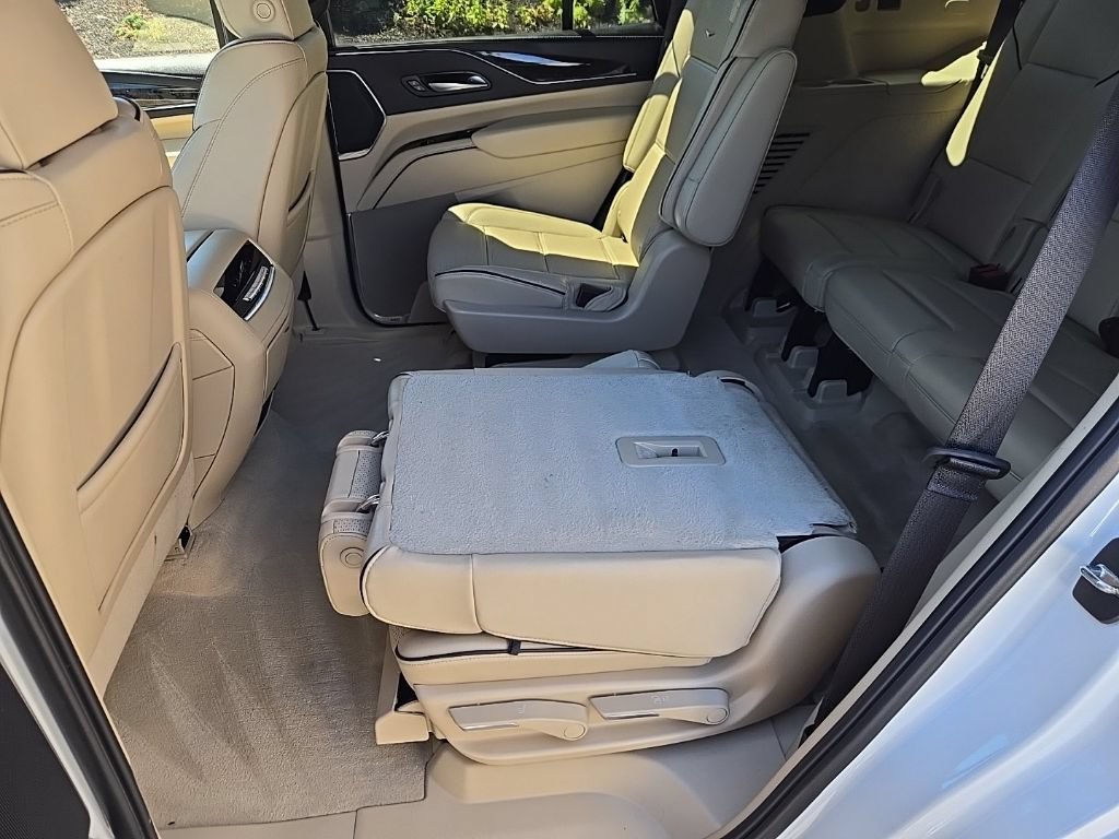 Used 2024 Cadillac Escalade Premium Luxury AWD/4WD image 53