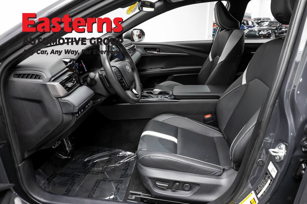 Used 2025 Toyota Camry SE FWD image 13