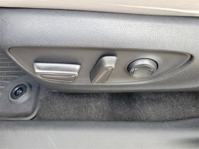 Used 2022 Toyota RAV4 XLE w/ Convenience Package image 13