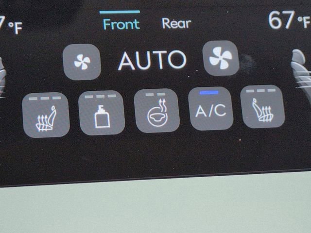 Certified 2025 Genesis GV80 2.5T Select AWD/4WD image 16