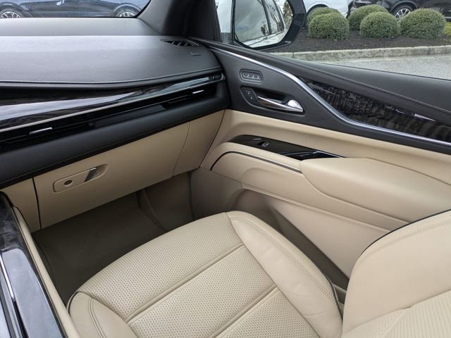Used 2021 Cadillac Escalade Premium Luxury image 21