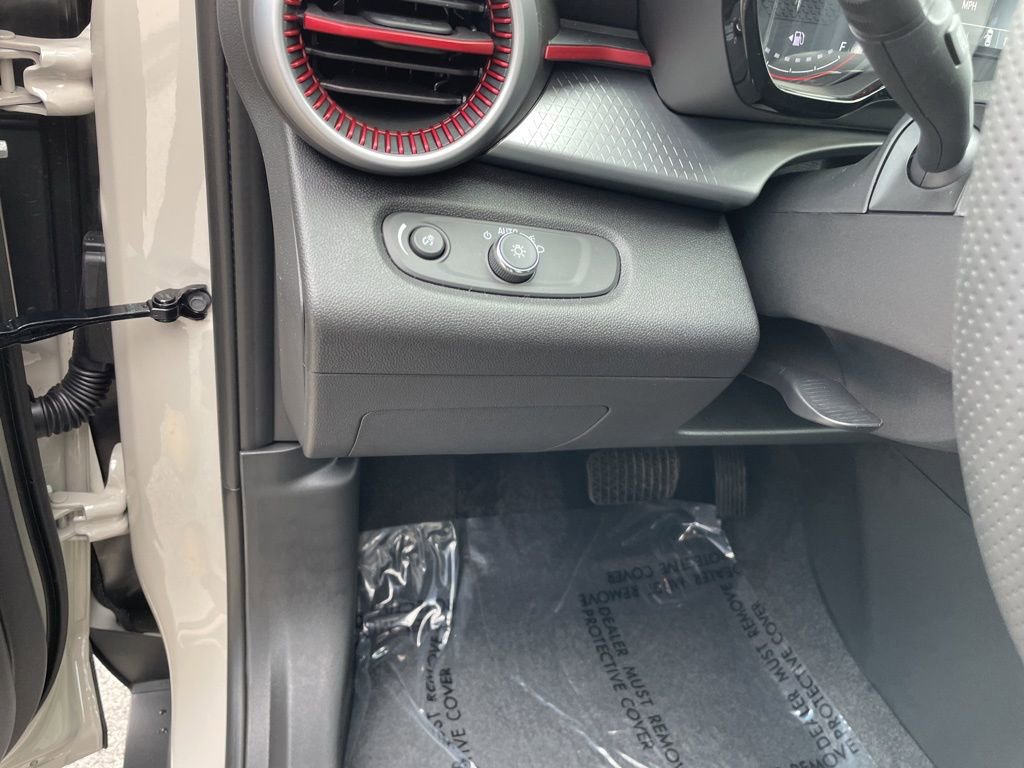 New 2026 Chevrolet Trax RS w/ Driver Confidence Package image 9