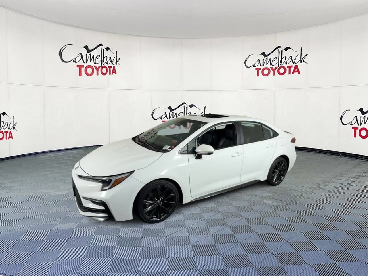 Used 2024 Toyota Corolla XSE FWD image 7