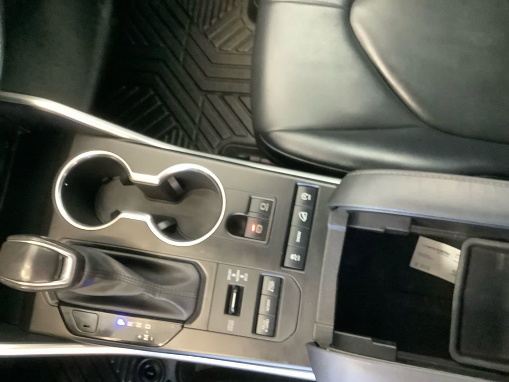 Used 2021 Toyota Highlander XLE image 23