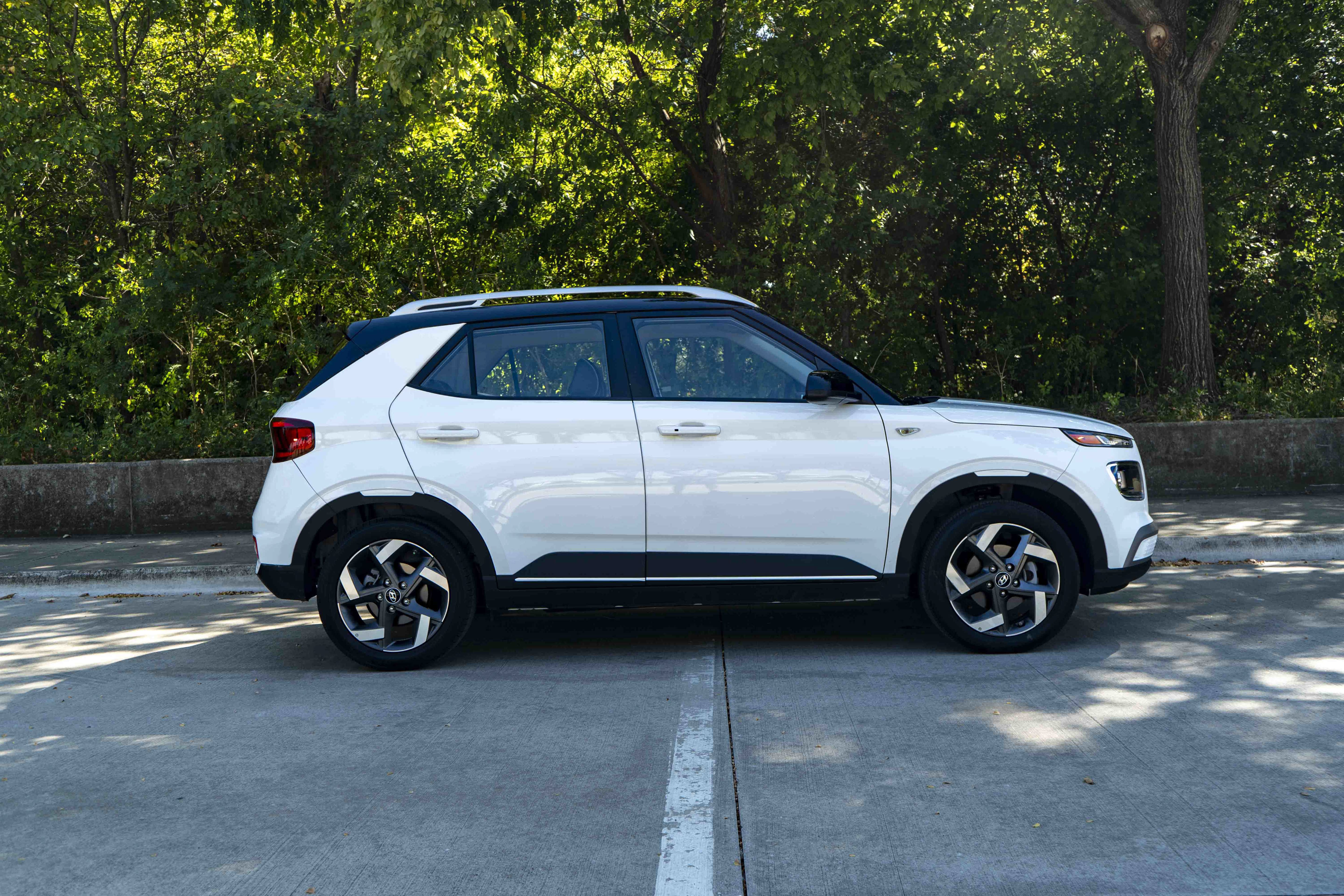 Used 2026 Hyundai Venue SEL FWD image 10
