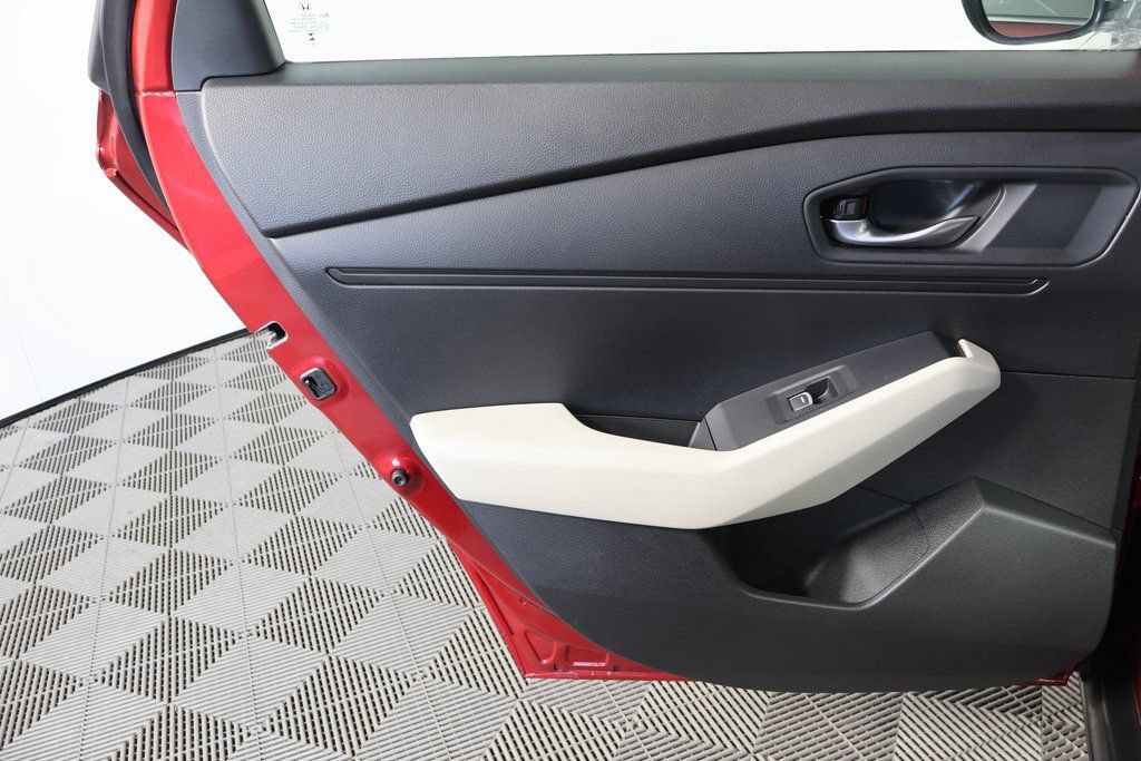 Used 2025 Honda Accord SE image 13