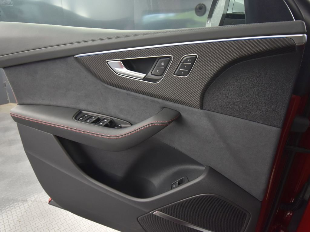 New 2025 Audi RS Q8 performance image 22