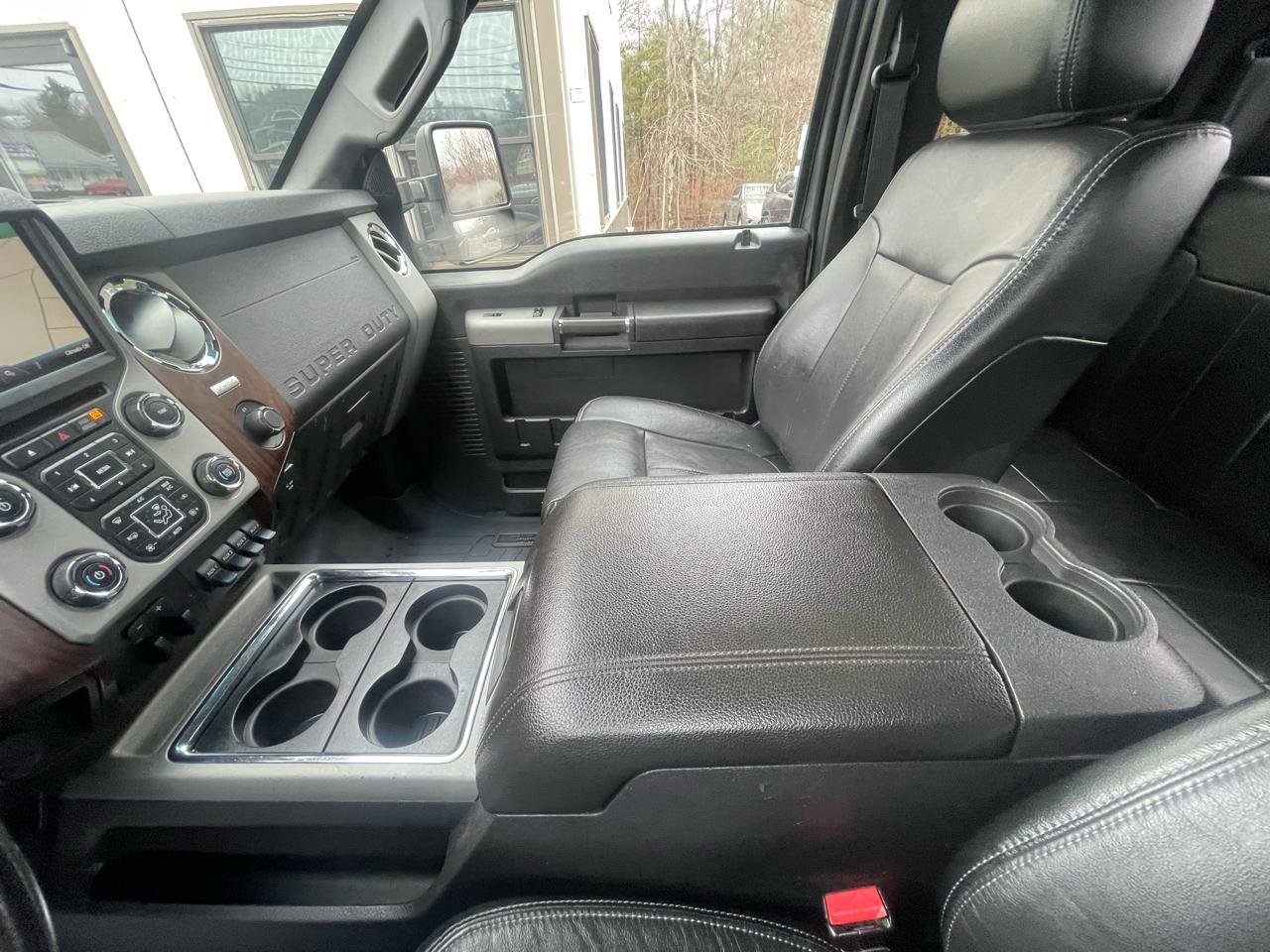 Used 2016 Ford F250 Lariat w/ Lariat Interior Package image 18