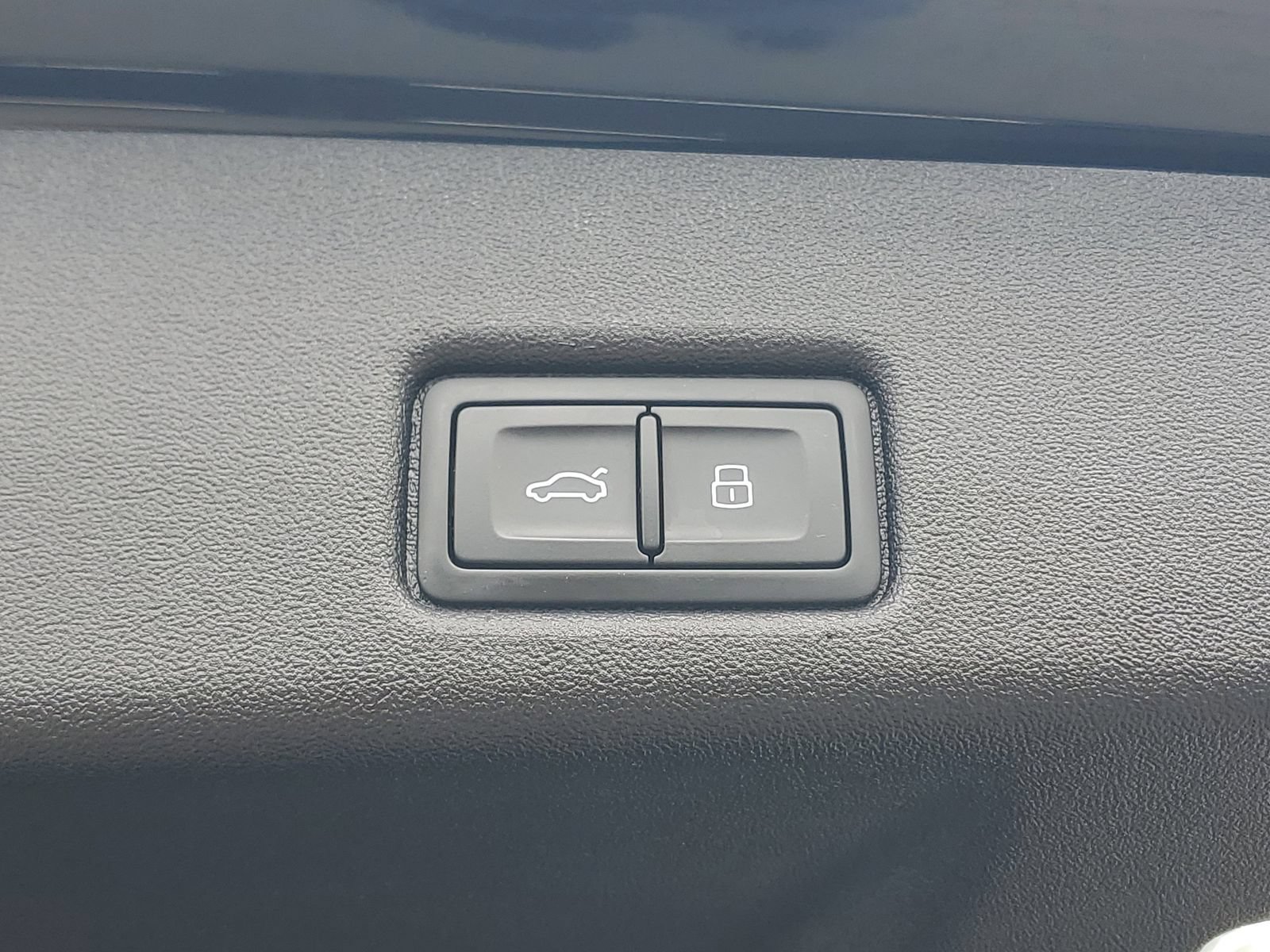Used 2025 Audi Q5 Premium w/ Convenience Package AWD/4WD image 10