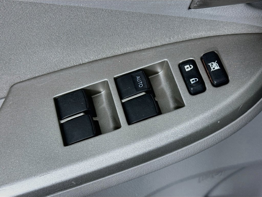 Used 2011 Toyota Corolla LE FWD image 13