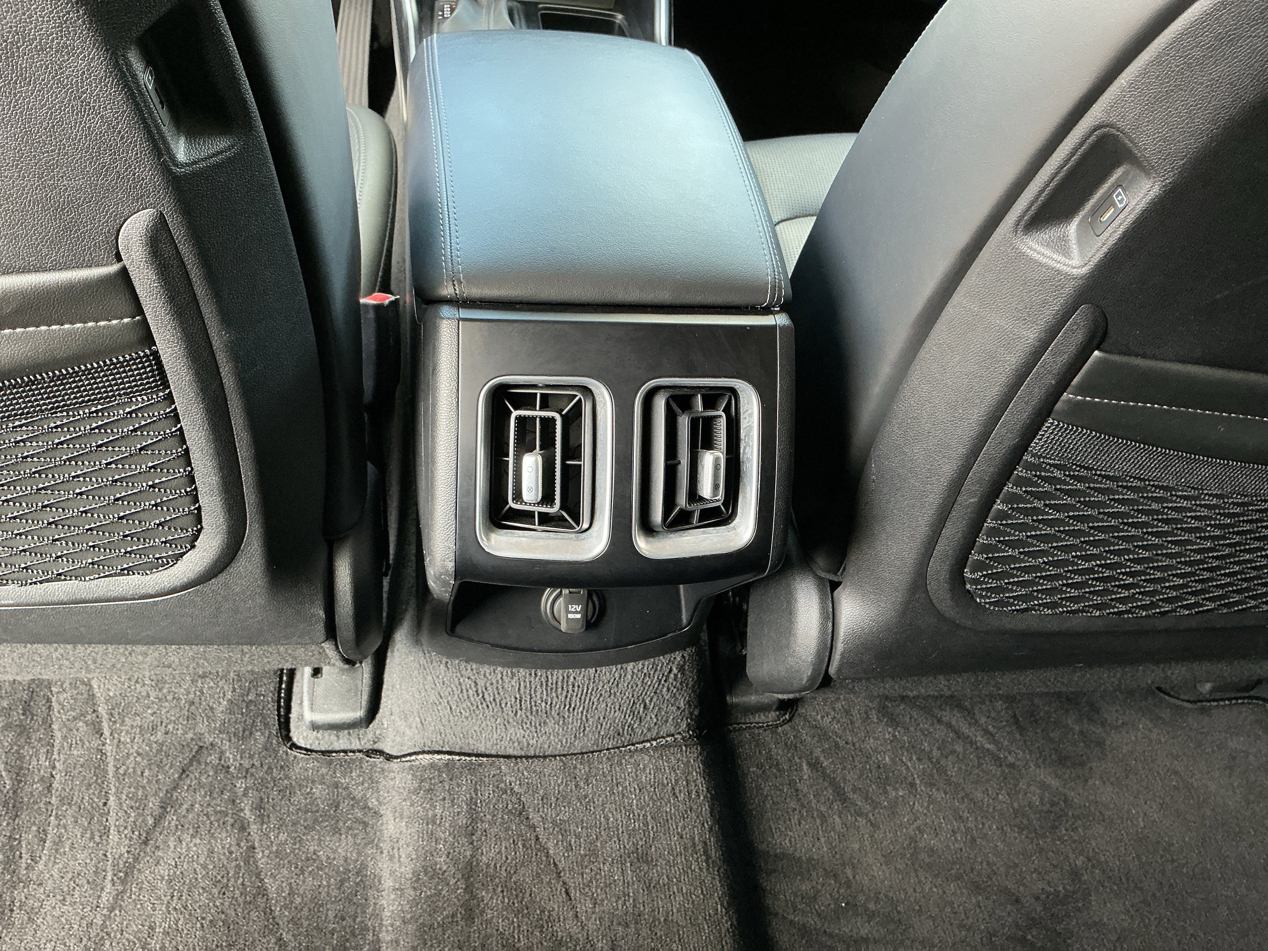 Used 2024 Kia Sorento S image 32