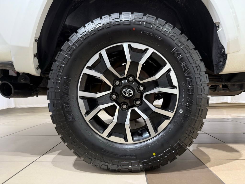 Certified 2023 Toyota Tacoma TRD Sport w/ TRD Premium Sport Package AWD/4WD image 9