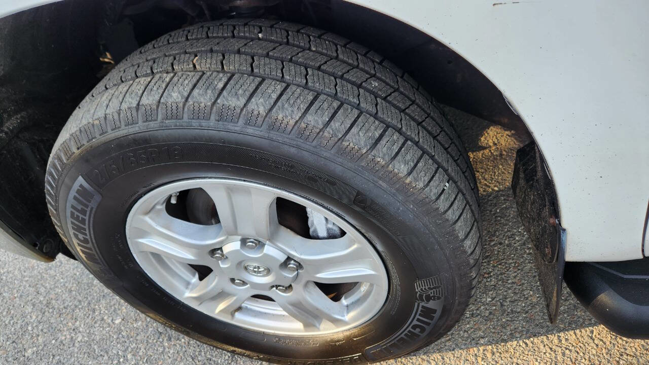 Used 2011 Toyota Tundra 4x4 Double Cab image 41